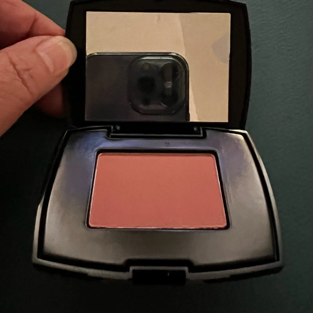 Lancome Blush Subtil Oil Free Powder Blush sheer Amourose . Size 2.5g -UNUSED